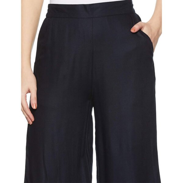 Krave Women's Crop Pants - Image 7